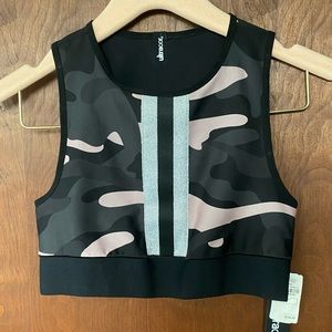 NWT! Ultracor - Level Camo Collegiate Sports Bra Cropped Top - XS